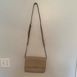 Never Used Michael Kors Purse!!